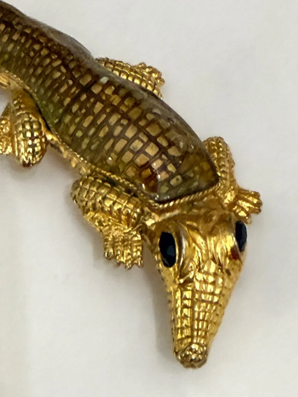 St. John Vintage 90s Gold Textured Alligator Brooch Pin Jewel Eyes